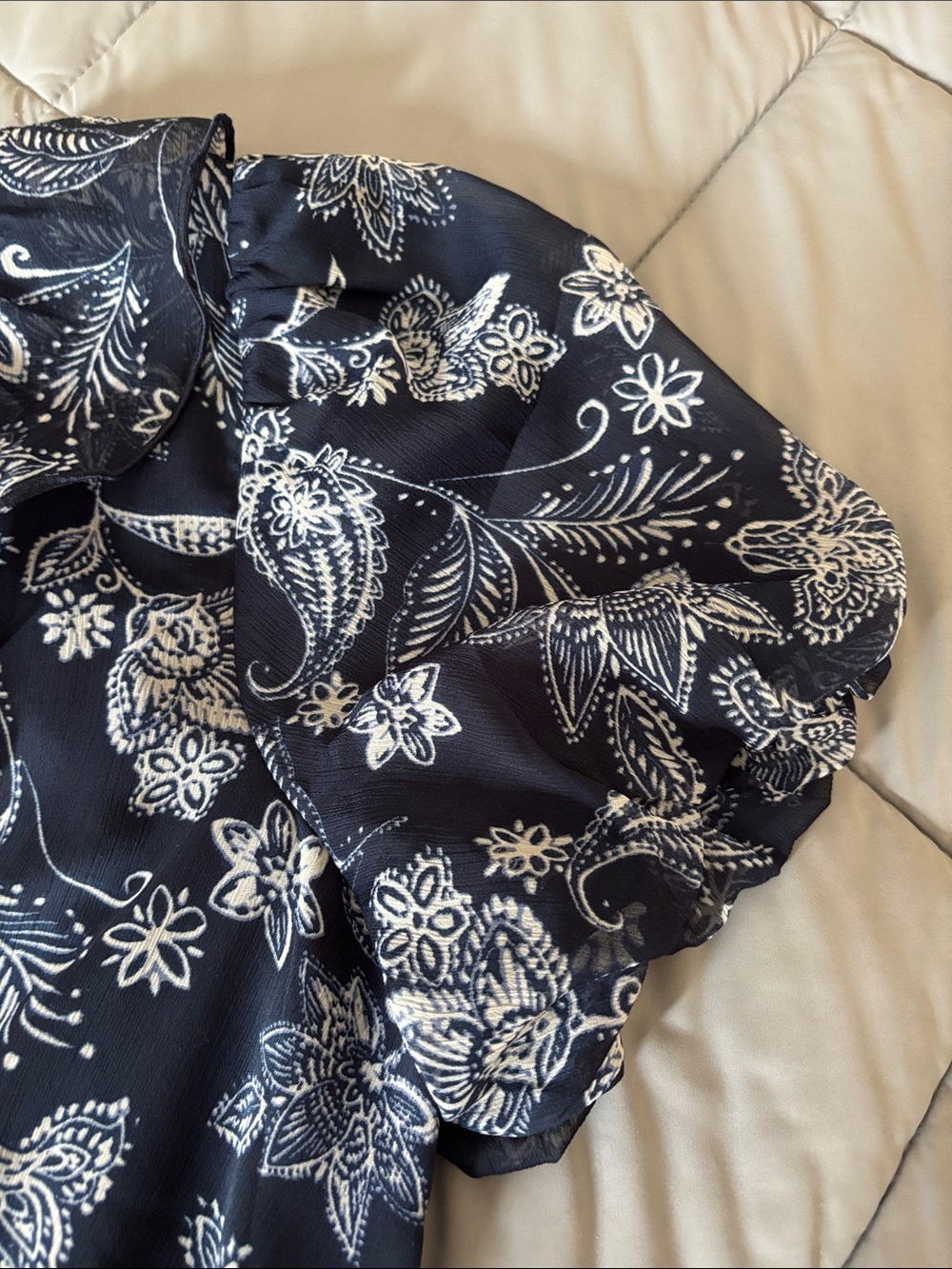 LOFT blouse - Picture 3 of 7